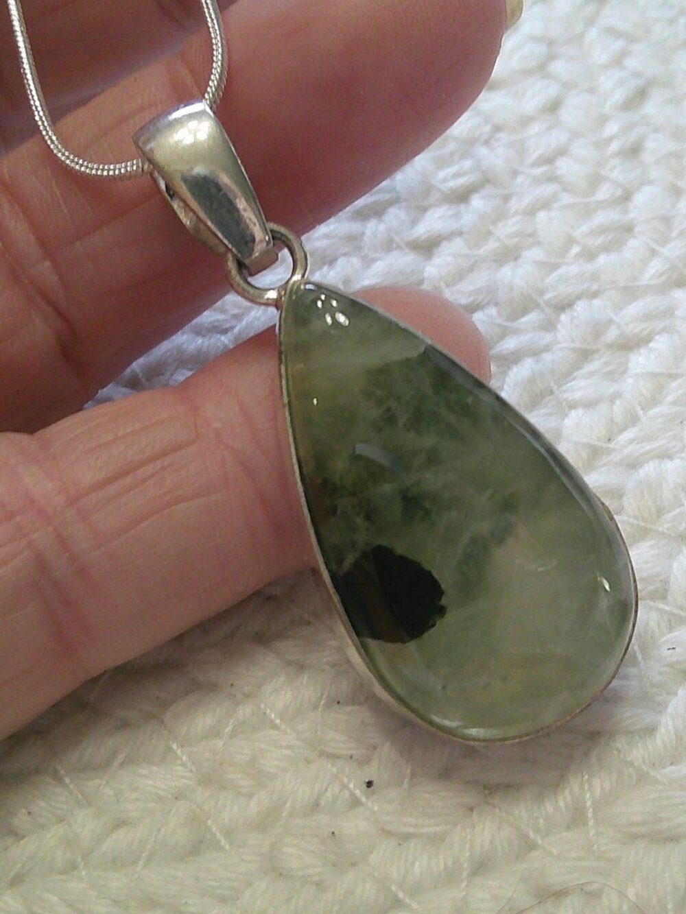 Stunning GREEN PREHNITE Handmade Sterling 925 Pendant/Chain #725E